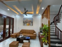 Nhà Chùa Hà 50m2, ngõ thông, gần phố, KINH DOANH nhỏ, 5.8tỷ