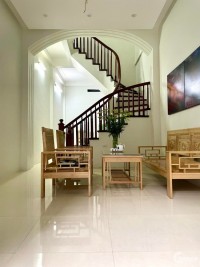 Nhà Cầu Giấy 40m2, hai thoáng, ngõ nông rộng, khu dân trí, 4.8tỷ