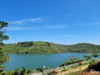 Đất sào view hồ ĐakLong Thượng 2.4tỷ/2.8sào(850tr/sào)ô tô tới đất LH:0326704885