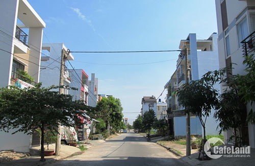 Cần nhượng nền đất MT Lê Văn Lương, Ngay Vivo City Q7. Có SHR, Giá 2tỷ8/lô 100m2