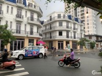Nhà phố VietcomBank 70% trung tâm quận Tân Phú, Tặng 3 cây Vàng, xe SH, Nội thất