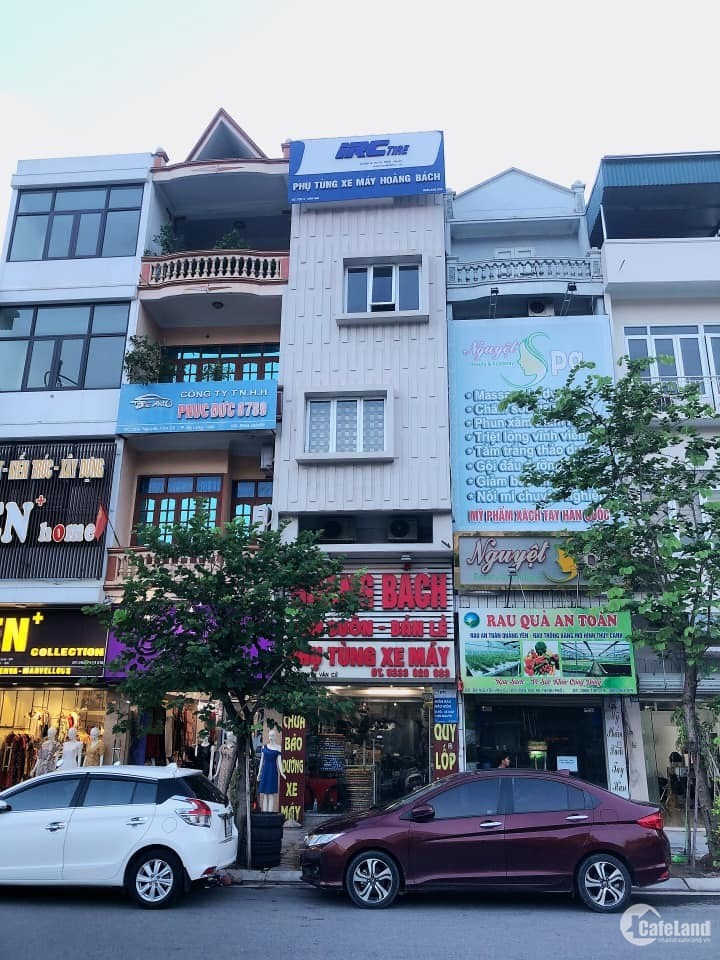 Chính chủ định cư cần bán nhà mặt tiền Nguyễn Văn Trỗi 7 tầng 176m2 giá 59tỷ