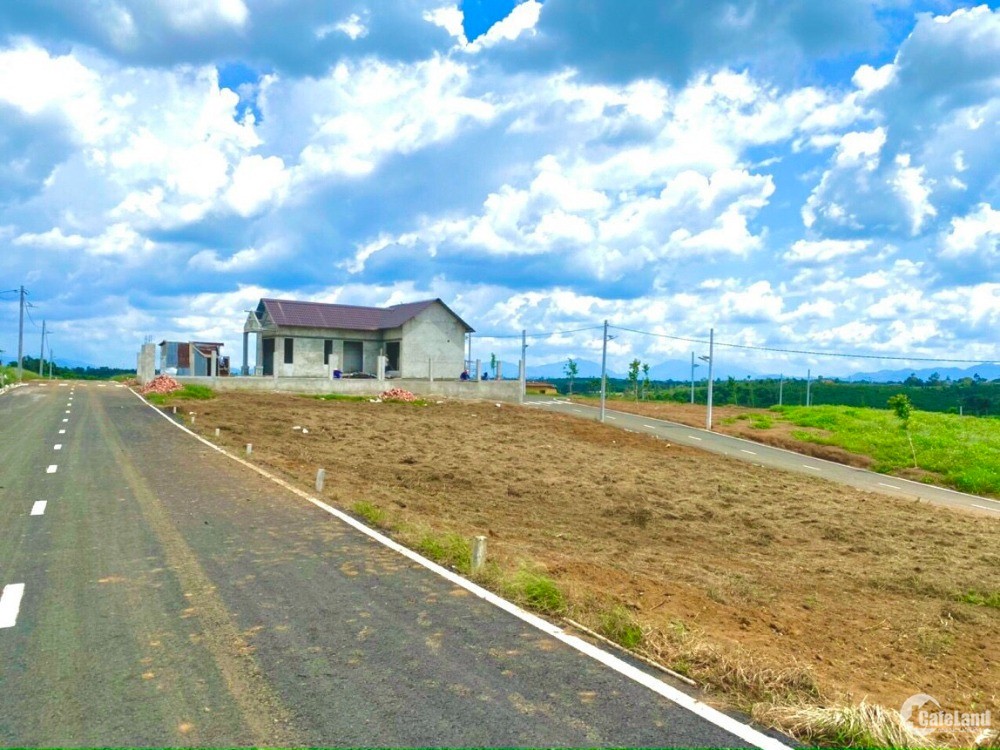 nhà vỡ nợ cần bán lô đất 2 mặt tiền tại Lộc An sổ sẵn