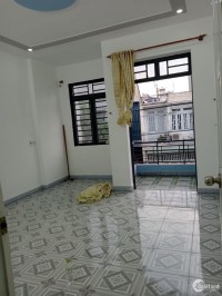 Cần bán nhà  đường Nguyễn Thị Minh Khai, Dĩ An, 60m2 giá  chỉ  hơn  3tỷ.