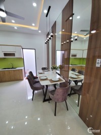 Bán gấp nhà chính chủ 280m2, 1 trệt 3 lầu, có thang máy, hẻm ô tô quay đầu,