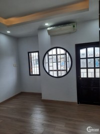 Nhà mới đẹp Ôtô vô ngủ, Vị trí đắc địa 90m2 4tầng ĐHT 02. Hơn xíu 6tỷ