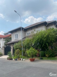 Bán biệt thự khu 215 Nguyễn Văn Hưởng Thảo Điền 200m2