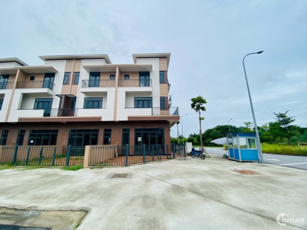 Duy nhất căn góc DT lớn đối diện trường học, trục phố đi bộ 26m. 090.651.9494