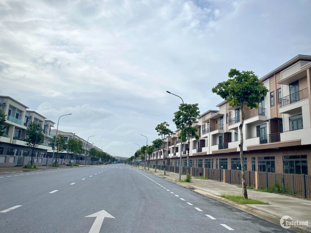 Duy nhất căn góc DT lớn đối diện trường học, trục phố đi bộ 26m. 090.651.9494