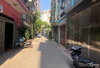 Bán nhà phố Trần Quốc Hoàn, ô tô tránh, DT 50m2, MT 5.5m, giá nhỉnh 11 tỷ
