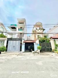 Chính chủ bán nhà cũ mặt tiền Khu Cư Xá Ngân Hàng, P. Tân Thuận Tây. Quận 7