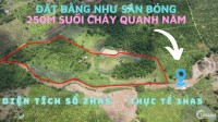 Bán lô đất view ghềnh suối đá lớn, đất bằng như sân bóng, có đảo nổi trên hồ