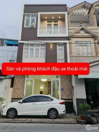 Nhà 2 lầu mặt tiền đường Lê Anh Xuân thuận tiện kinh doanh