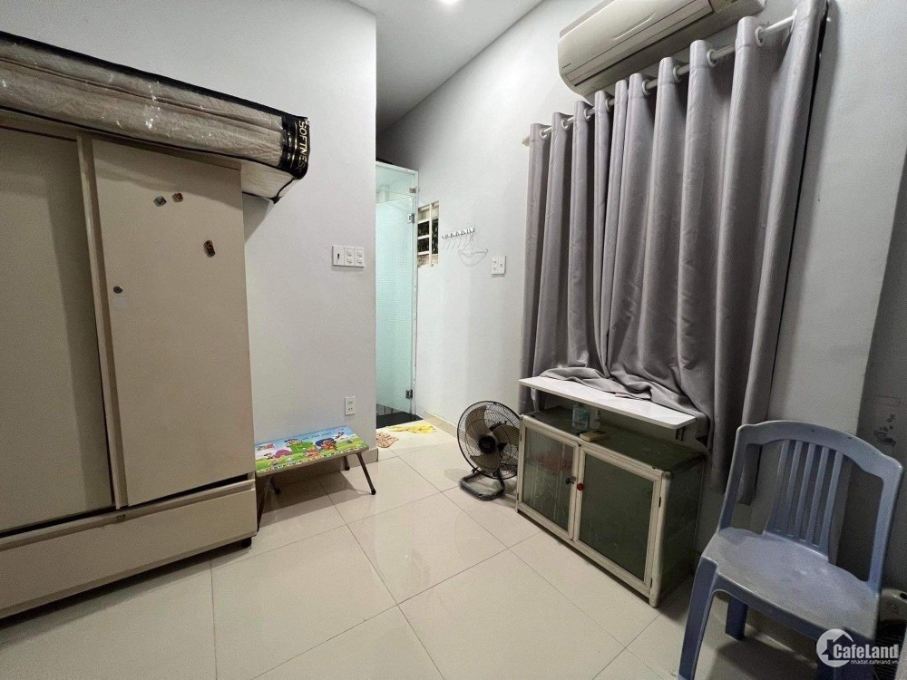 3 mặt hẽm Trần Quang Khải, Tân Định, Quận 1