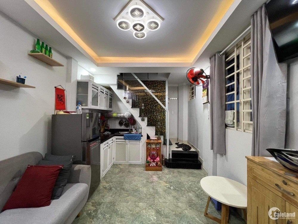 3 mặt hẽm Trần Quang Khải, Tân Định, Quận 1