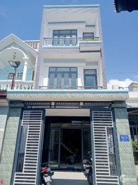 Bán nhà trệt 2 lầu chính chủ đường Nguyễn Tri Phương Dĩ An Bình Dương