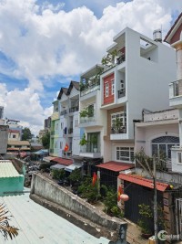 HẺM TRẢI NHỰA, XE HƠI QUAY ĐẦU, DT 98M2 CHỈ 8,4 TỶ