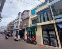 Nhà 4 Tầng mặt tiền đường Nguyễn Đình Chiểu giá cực rẻ