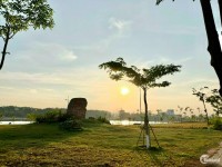 Cần bán lô đất mặt tiền đường Hồ Xuân Hương