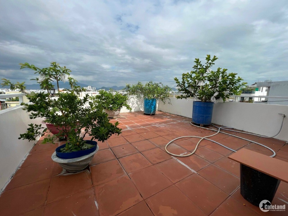 Bán nhà 4 tầng hẻm 7m đường Lê Hồng Phong - Gồm 5 phòng ngu, 4wc - Có thang máy