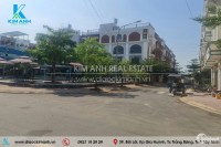 Sang nhượng căn nhà phố kế bên công viên trung tâm khu thương mại Mai Anh