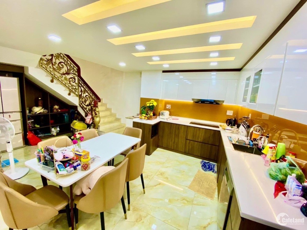 Bán biệt thự Tân Phú, hẻm 8m, DT 9x14m, tặng nội thất cao cấp giá chỉ 15 tỷ
