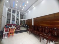 Bán nhà Mặt tiền đường Nguyễn Tri Phương, Quận Hải Châu. Nhà 3 tầng, DT 75 m2.