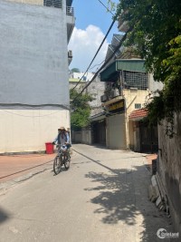 Nhà phố Bồ Đề, 20m ra mặt  phố Nguyễn Văn Cừ, oto thông các hướng, 6 tầng