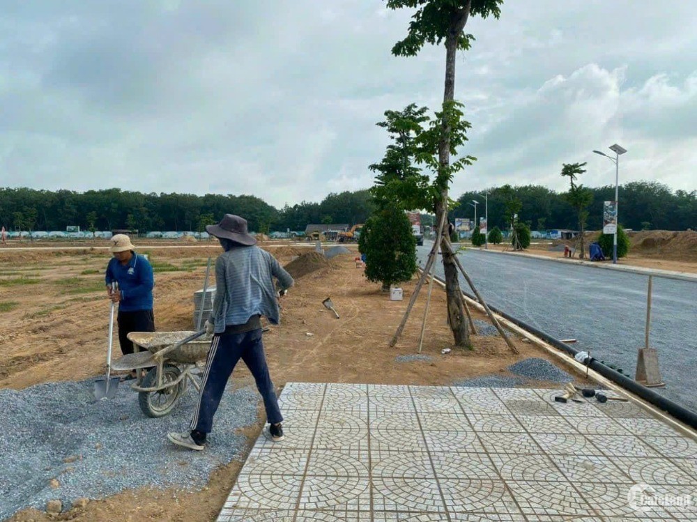 Chính chủ bán gấp lô đất 150m2 giá 825 triệu kcn víips2