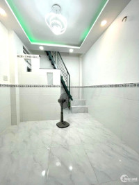 Nhà mới 4 tầng, đường Bùi Viện, Quận 1. Chỉ 2,4 tỷ