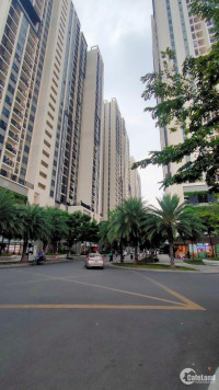Ngộp bank, cần bán mặt tiền cấp 4 ngang 10m x 30m đường Nguyễn Khoái P2 Q4.