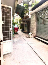 Bán nhà trong hẻm Hoàng Văn Thụ phường 4 Tân Bình, tp Hồ Chí Minh.
