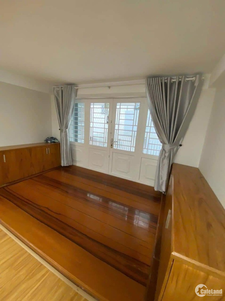 Nhà đường Huỳnh Tấn phát 5 tầng mới đẹp ở ngay giá cực rẻ