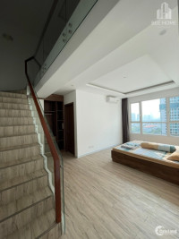 Cho thuê duplex 5 phòng ngủ Vista Verde nội thất cơ bản, DT 215m2, tầng cao mát