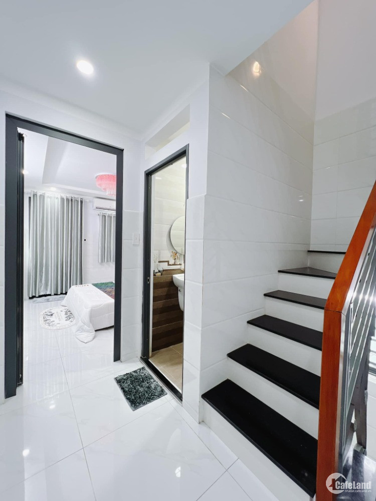 Hẻm xe tải 10m Quận 1 - Nhà lung linh 4 tầng 3pn. 4,650 tỷ