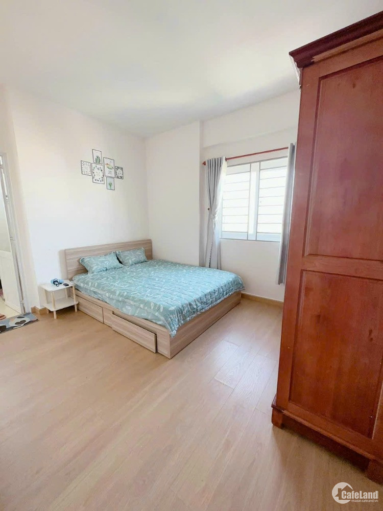 Cần bán căn góc 80m2, 2PN, 2 ban công chung cư bình giã Resident