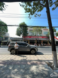 Chính chủ cần bán nhà mặt tiền 64,8m2 đường lớn Nguyễn Văn Giác, tp.Mỹ Tho