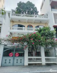 Chia tài sản bán gấp , nhà biệt thự 366m2 đường Trần Nhật Duật, P. Tân Định, Q.1