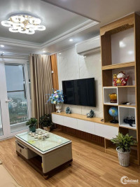 Do chuyển định cư nên cần bán căn hộ 3Pn 102m2 View Biển trung tâm Hậ Long