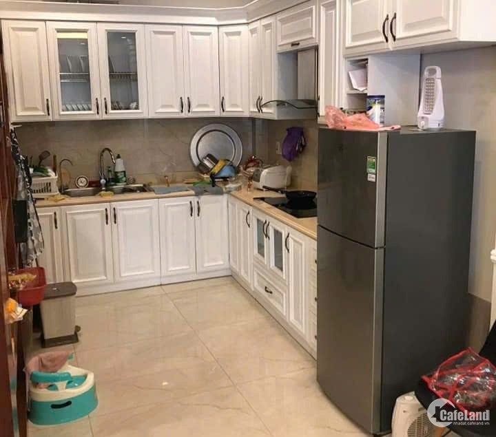 Bán Nhà Mặt Phố Đội Cấn vỉa hè rộng mặt tiền thoáng Kinh Doanh Đỉnh