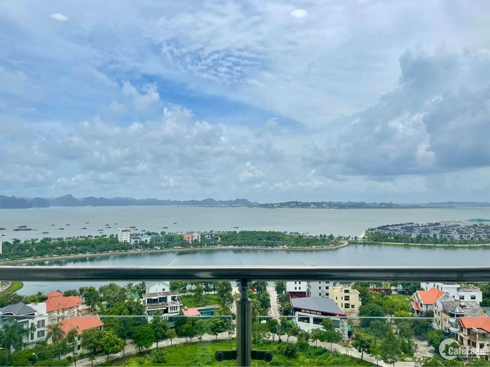 Bán căn hộ 2Pn 72m2 View chính Biển trung tâm du lịch Bãi Cháy, Hạ Long.