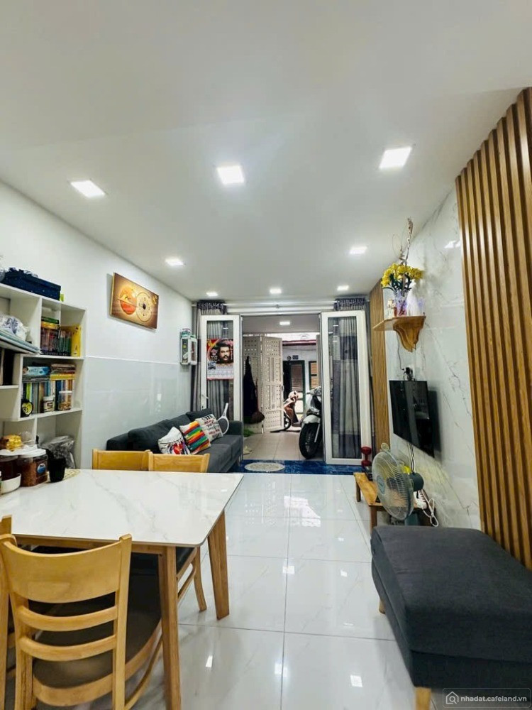 Nhà đẹp 40m2, hẻm 3m Lý Chính Thắng. Chỉ 4,950 tỷ