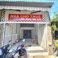 Nhà mặt tiền, đậu oto đươc trong nhà, 100m2, đúc lửng toilet riêng