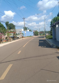 CẦN BÁN GẤP LÔ ĐẤT MẶT TIỀN NHỰA