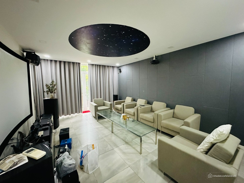 Chính chủ gửi bán gấp căn nhà Mặt tiền - sát trần não - Quận 2