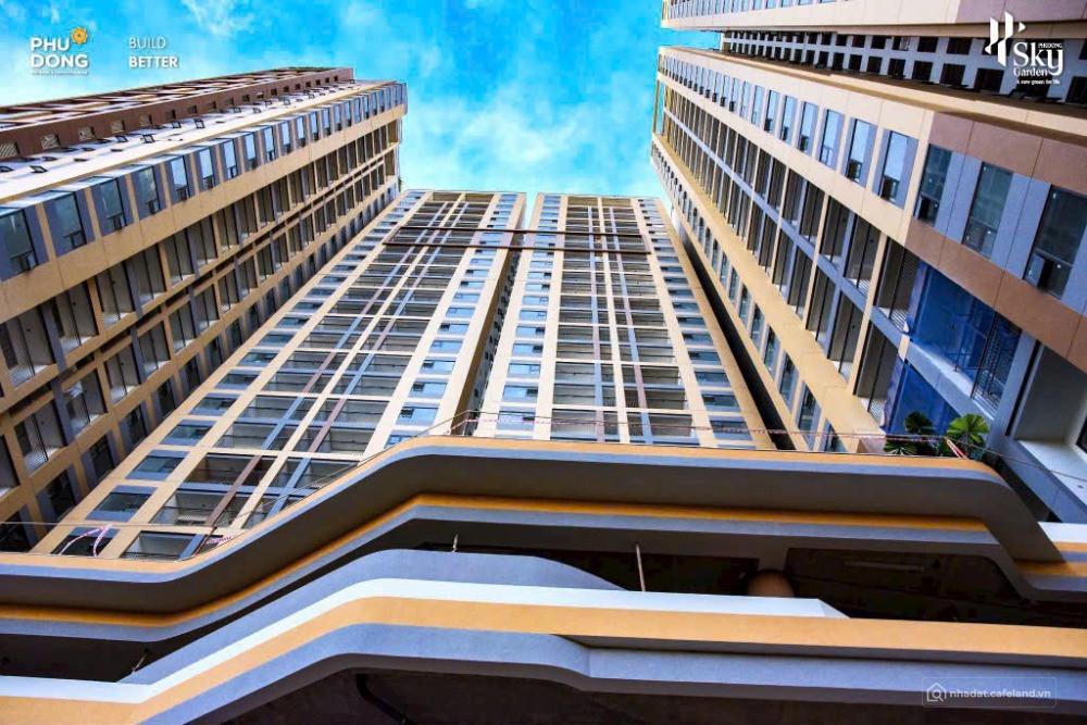 Cho thuê căn góc 2PN Phú Đông Sky Garden tầng cao view đẹp