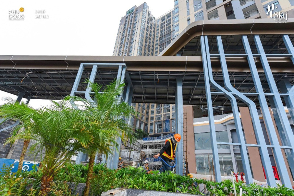 Cho thuê căn góc 2PN Phú Đông Sky Garden tầng cao view đẹp