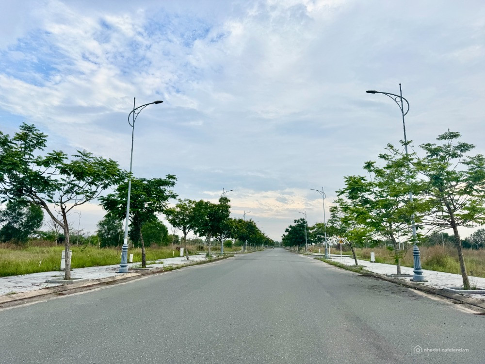 Đất nền sổ đỏ Biên Hoà New City 100m2, sát trường học, sát trục 24m trung tâm