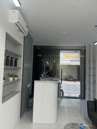 Cho thuê nhà Nguyên căn măt đường Ngô Gia Tự- Mê Linh 14tr/tháng