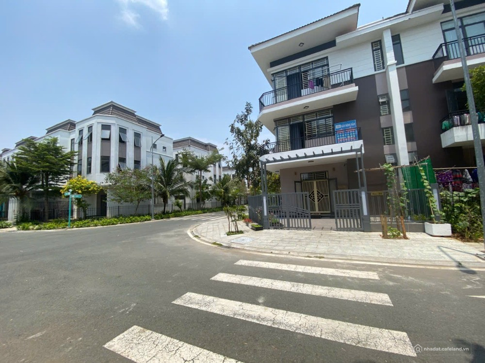 CẦN BÁN GẤP NHÀ PHỐ - 1 TRỆT 2 LẦU - 700 TRIỆU NHÂN NGAY NHÀ